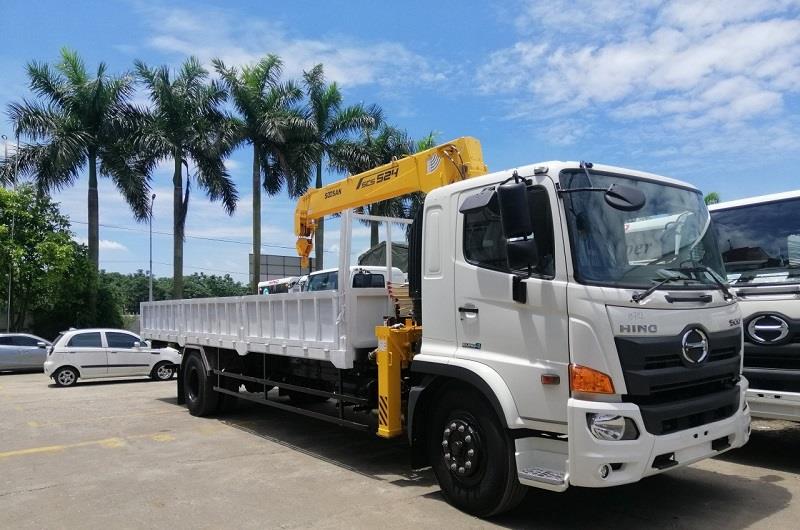 Xe 2 chân Hino FG gắn cẩu 5 tấ Soosan