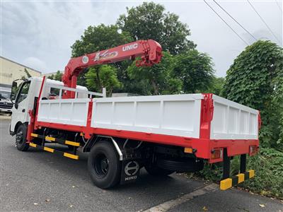 Lắp đặt cẩu tự Hành trên Hino 300 cho khách hàng ở Bình Dương