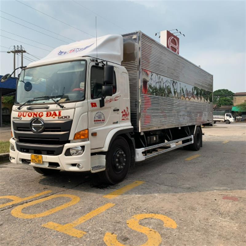 Xe tải thùng kín 8,2 tấn Hino FG8JT7A